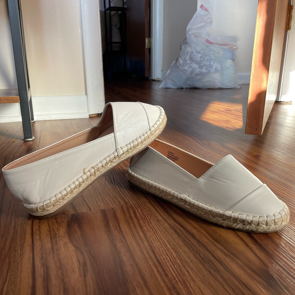 Slip On White Size 5.5 Chase and Chloe Shoes